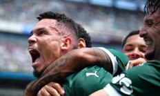 九游体育登录-南美球队球员集体奋力朝前进击的简单介绍