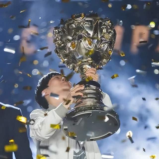 卫冕冠军迎战挑战者！亚洲足球盛事精彩回放