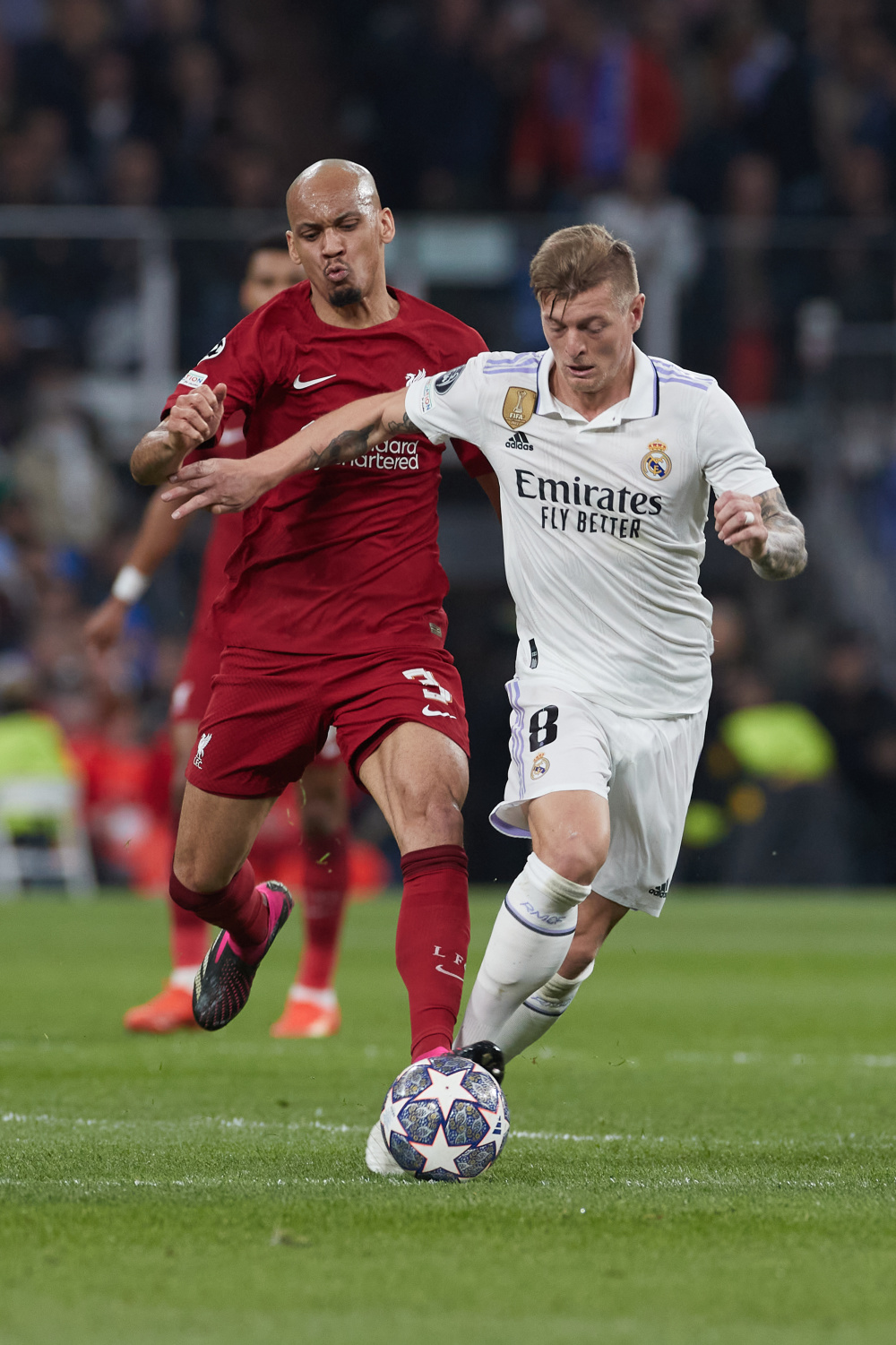 包含沙尔克主场一球小胜，高喊胜利狂欢之声的词条