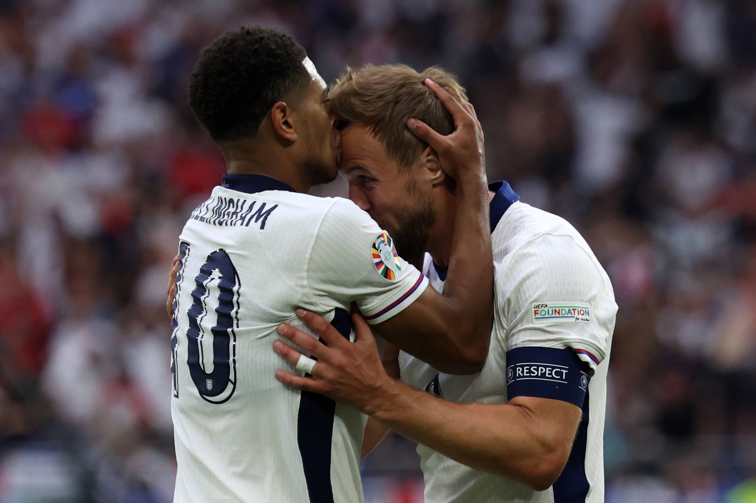 关于英格兰国家队经历不败纪录结束，遭遇对手逆袭的信息