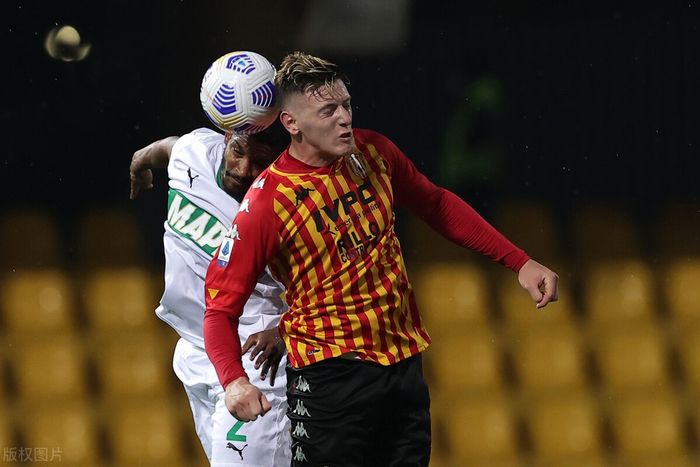 贝内文托中场球员表现出色打破僵局的简单介绍