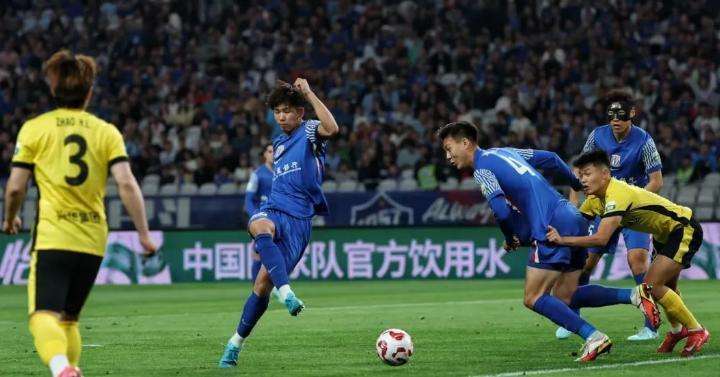 申花主场大胜延边富德，止住颓势的简单介绍