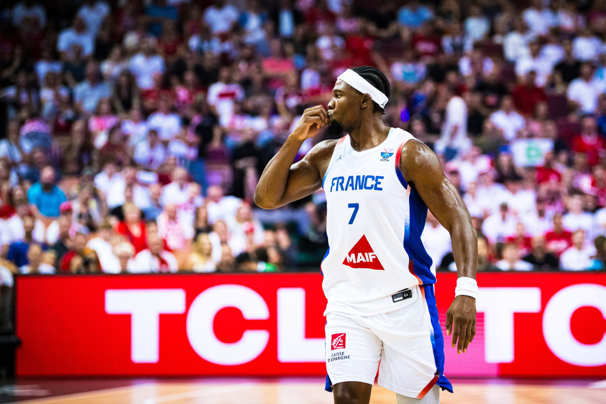 包含斯洛文尼亚挑战希腊，国际友谊赛准备就绪的词条