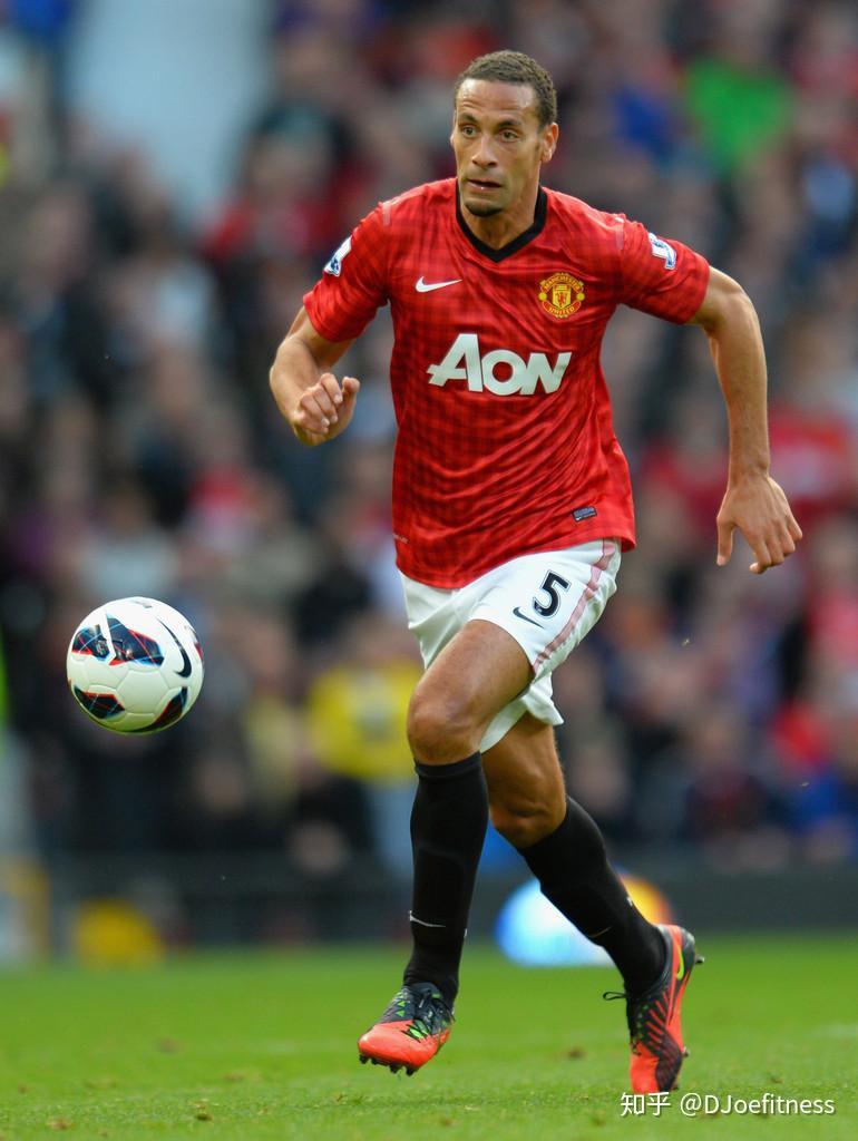 包含奥格斯堡球员努力训练，冲刺最高荣誉的词条