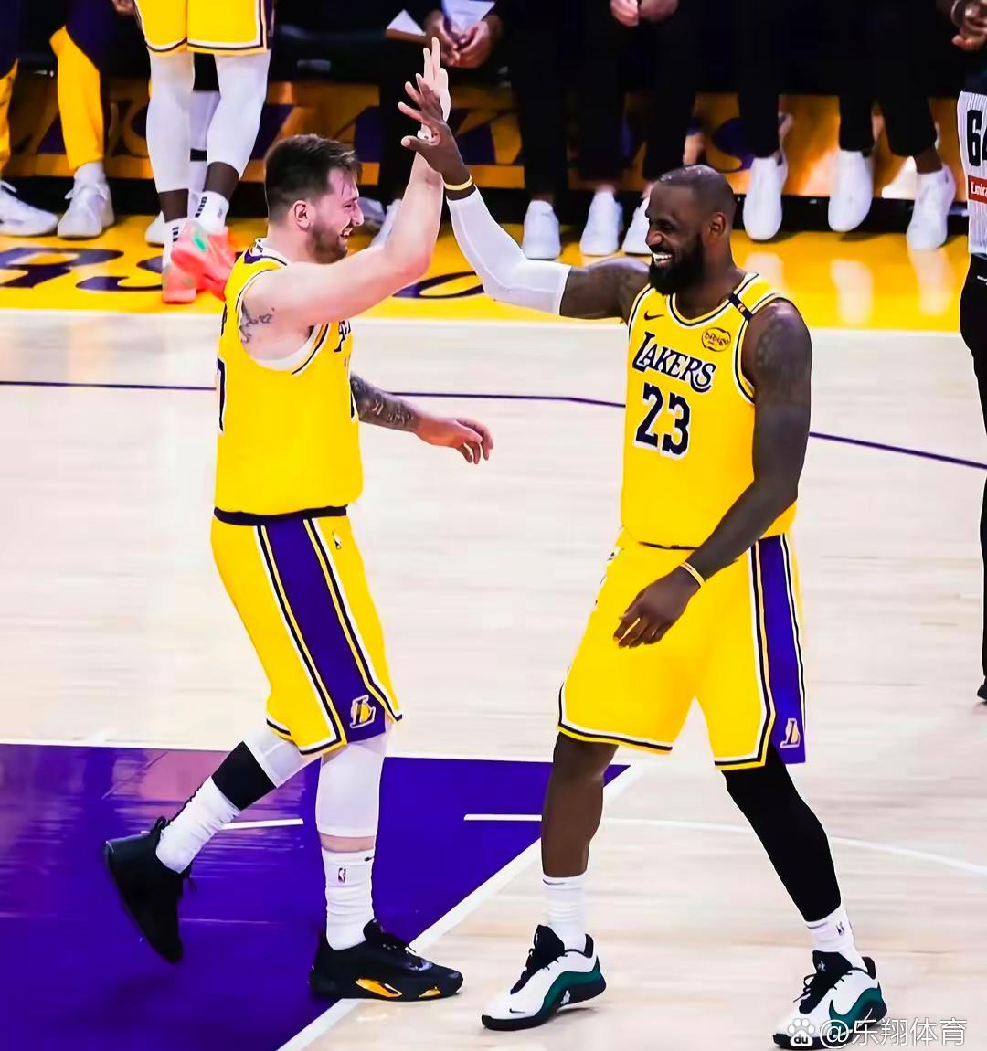 关于湖人双星携手砍下+,横扫对手取得四连胜的信息 关于湖人双星携手砍下+,横扫对手取得四连胜的信息