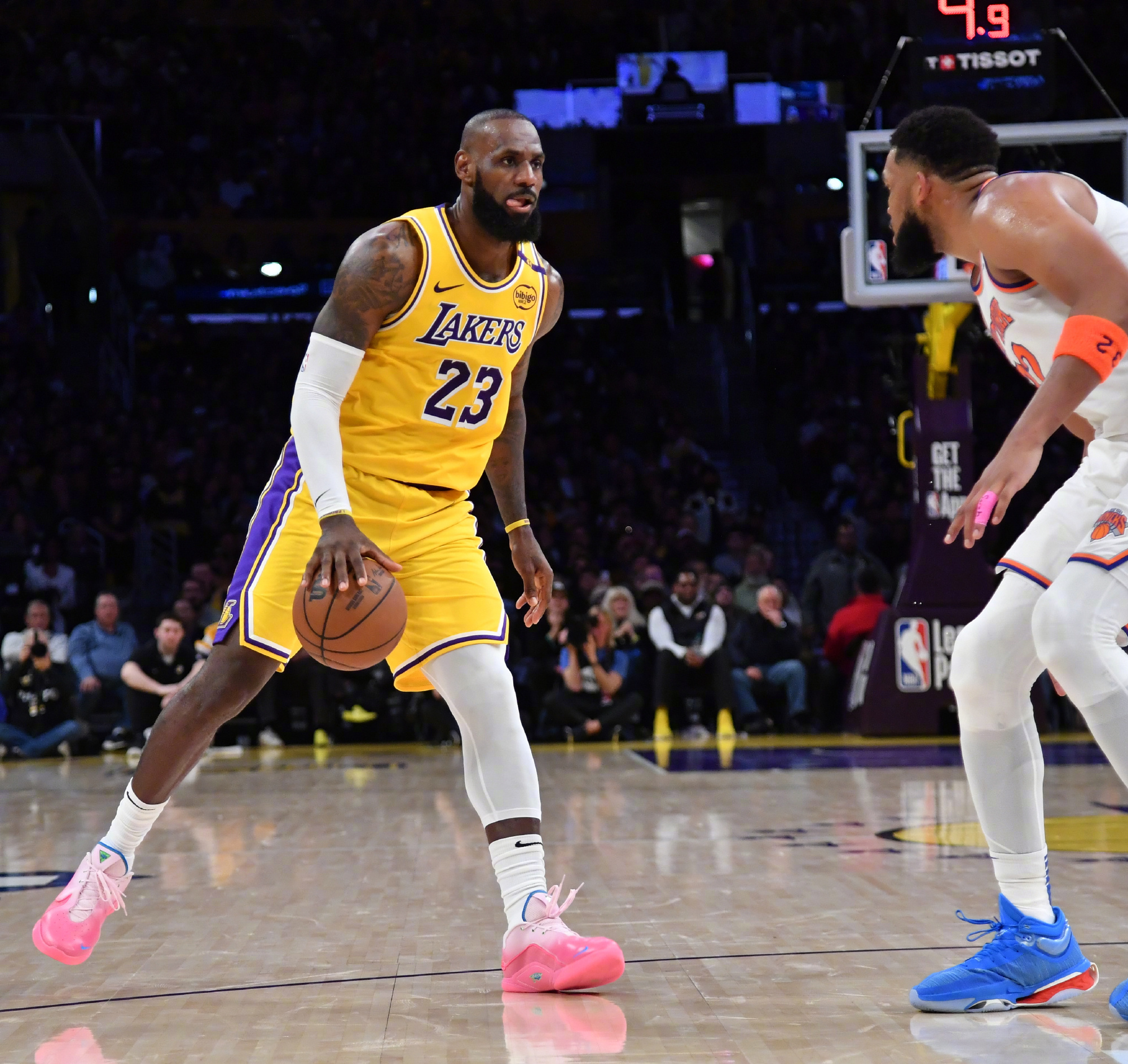 关于湖人双星携手砍下+,横扫对手取得四连胜的信息 关于湖人双星携手砍下+,横扫对手取得四连胜的信息