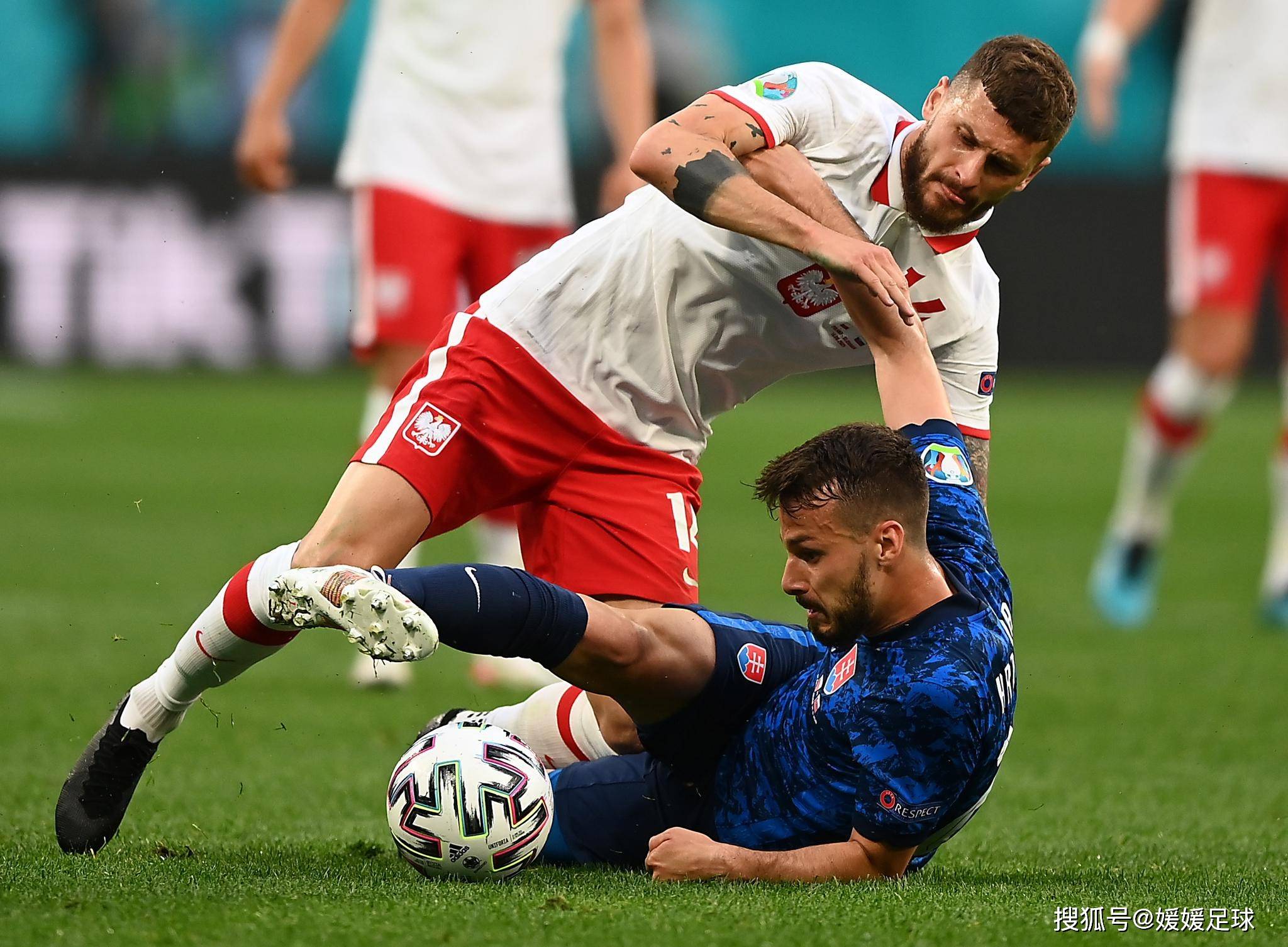 欧预赛比赛比分惊艳，双方积分差距拉大