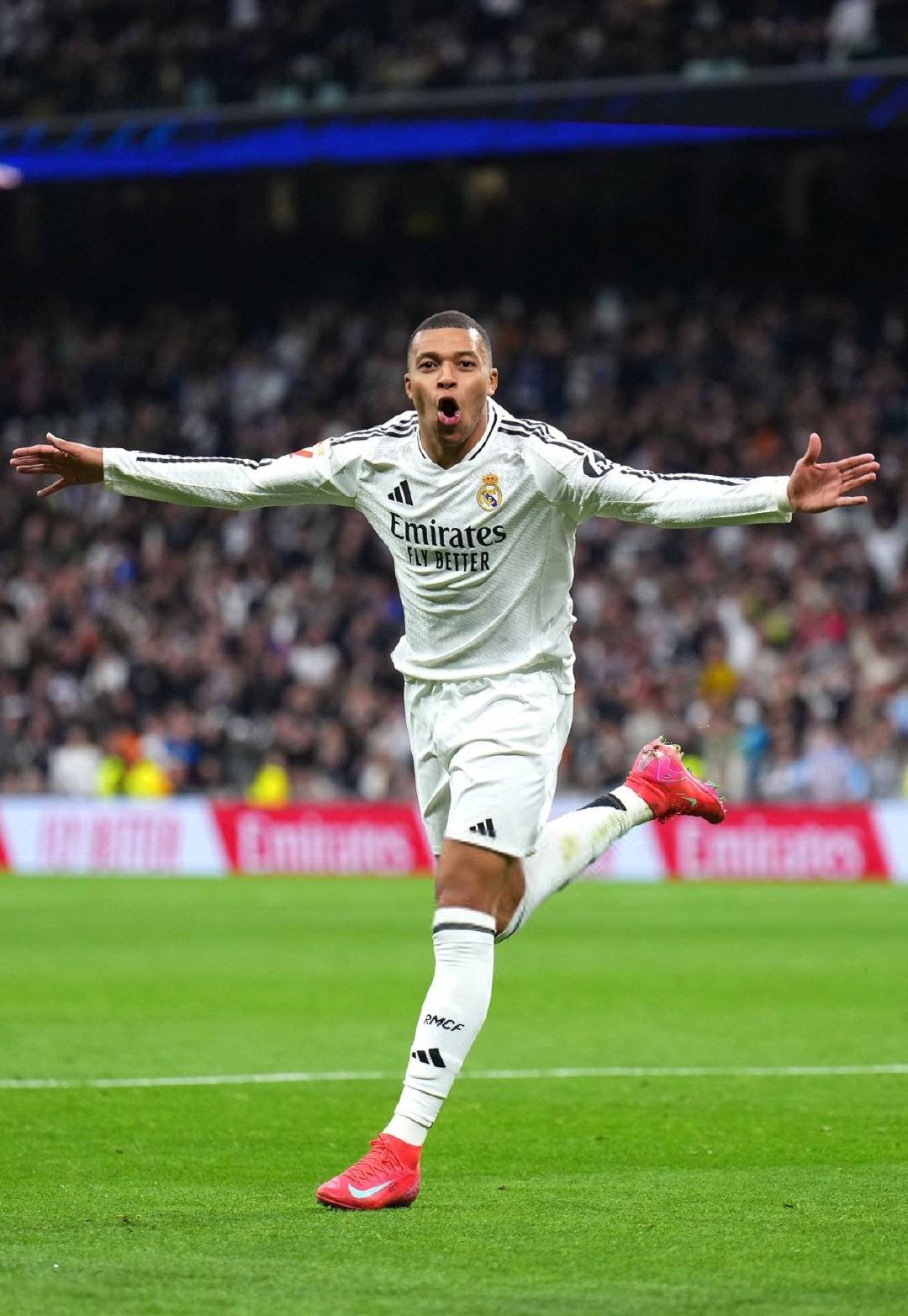 包含皇马主场告负，教练寻求改变的词条