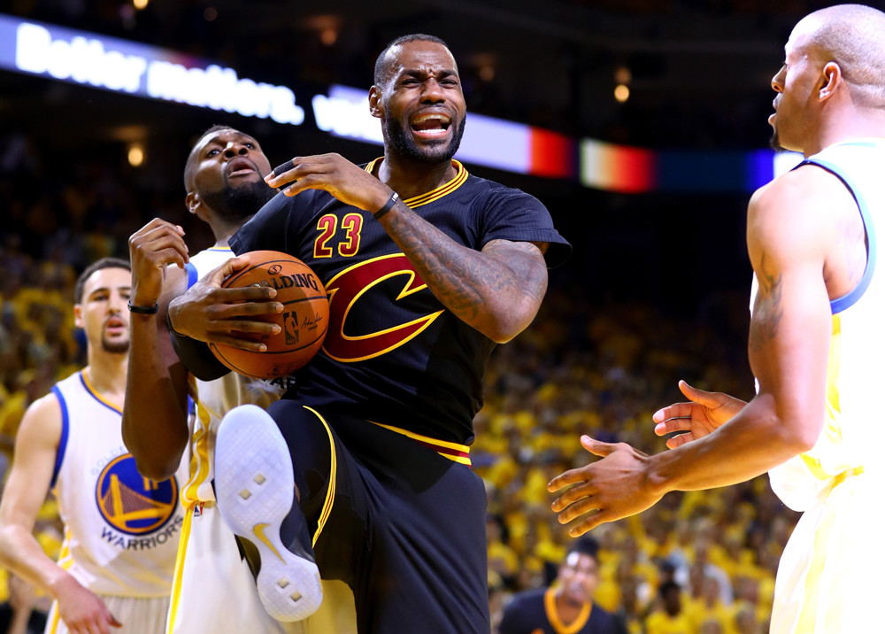 绝地反击令对手无可奈何，强队全力冲刺最终胜出的简单介绍